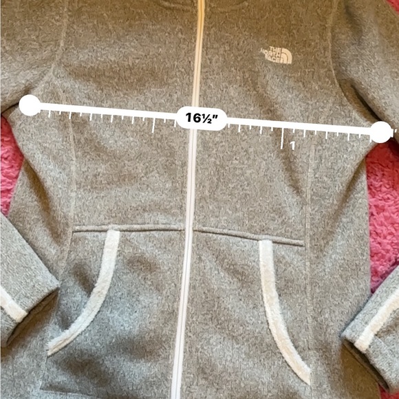 Woman’s North Face Sweater Fleece - Picture 8 of 11